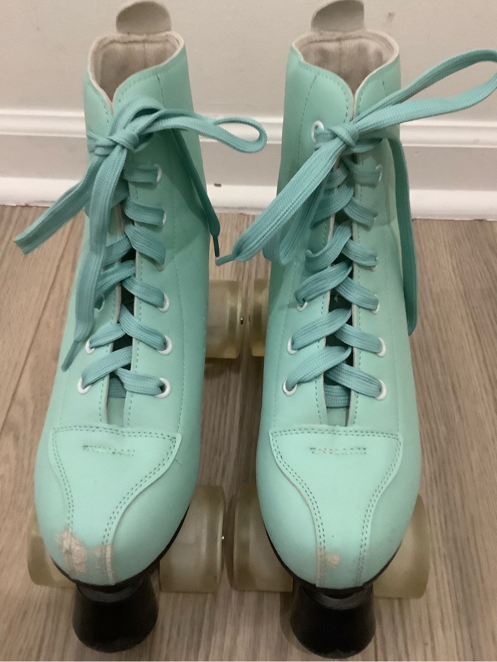 Women’s mint roller skates❤️❤️❤️❤️